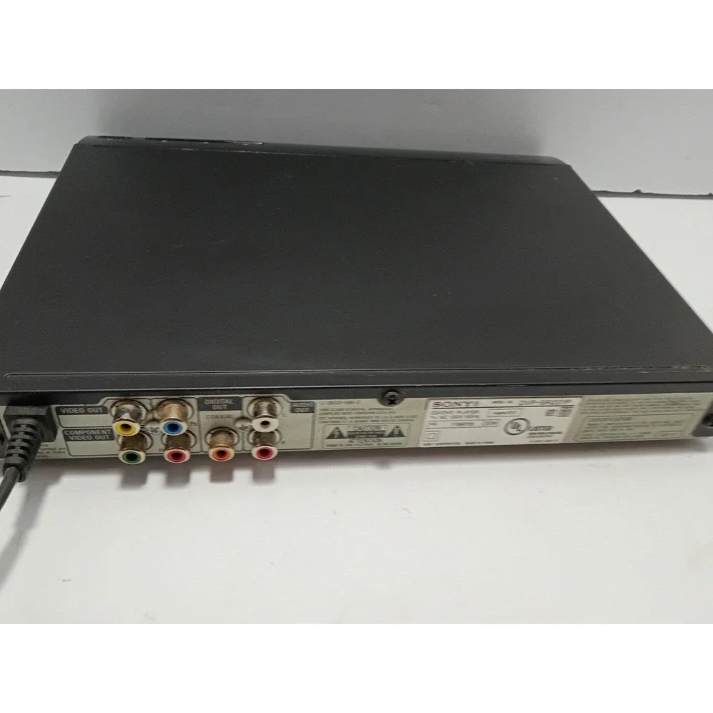 Sony DVP-SR201P DVD Player w remote and cables